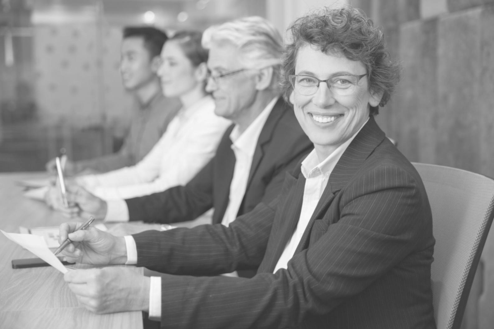 Teamarbeit bei der Geschäftsdatenauswertung